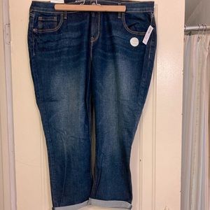 NWT Old Navy Boyfriend Cropped Jeans
